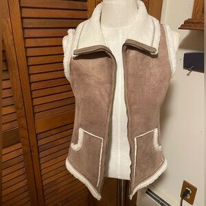 LOFT shearling vest size XS, like new